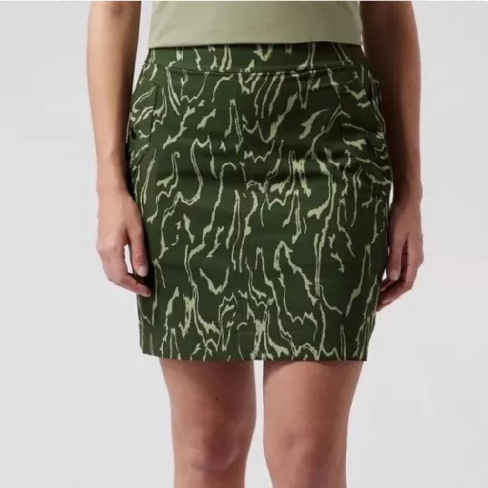 Athleta Vienna Cargo Skort Skirt Size 6 Voyage Eucalyptus Olive Green Lined